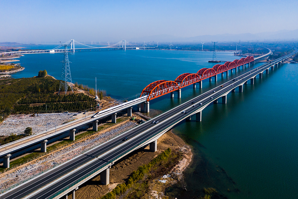 1741407244910.jpg 7、京張高鐵官?gòu)d水庫(kù)特大橋.jpg